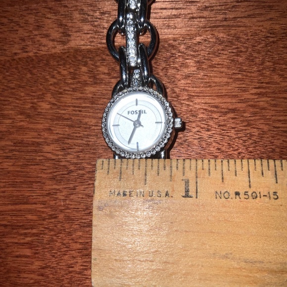 Fossil Women’s crystal embellished watch - Picture 4 of 6
